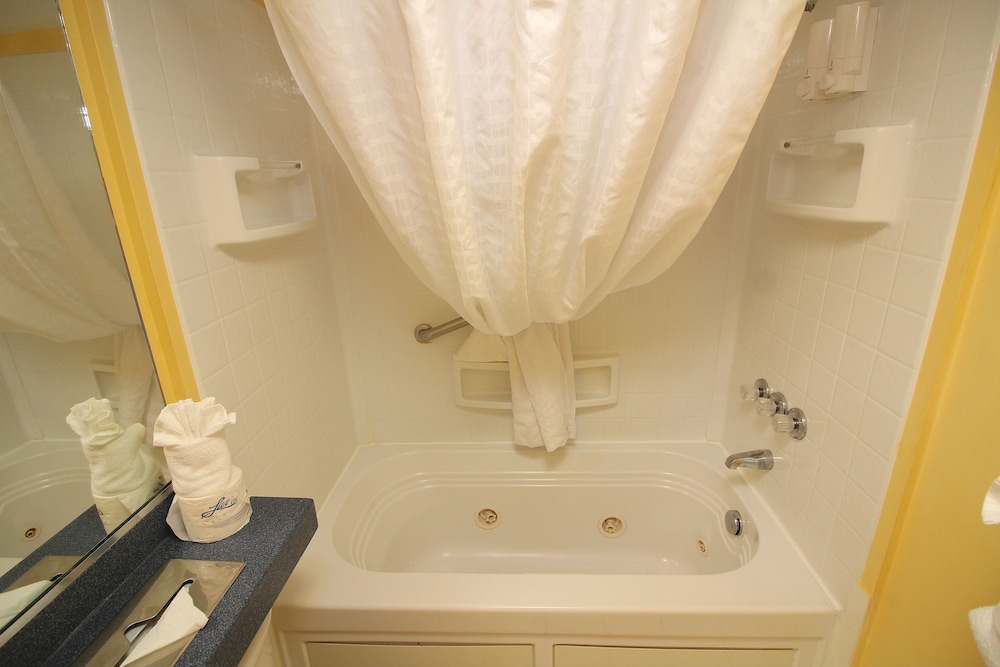 Premium Condo, 1 Bedroom, Balcony, Ocean View - Photo 5