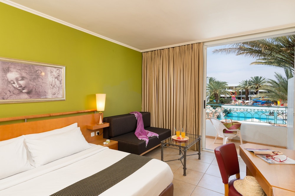 Superior Room, Pool View photo 2
