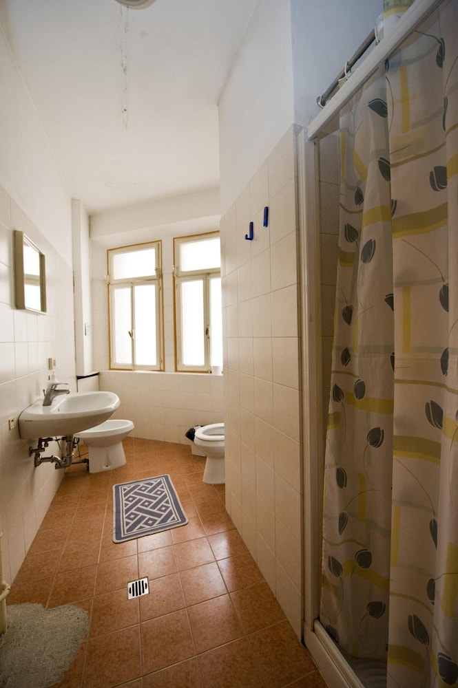 Economy Room with Bunk Bed and Shared Bathroom photo 3