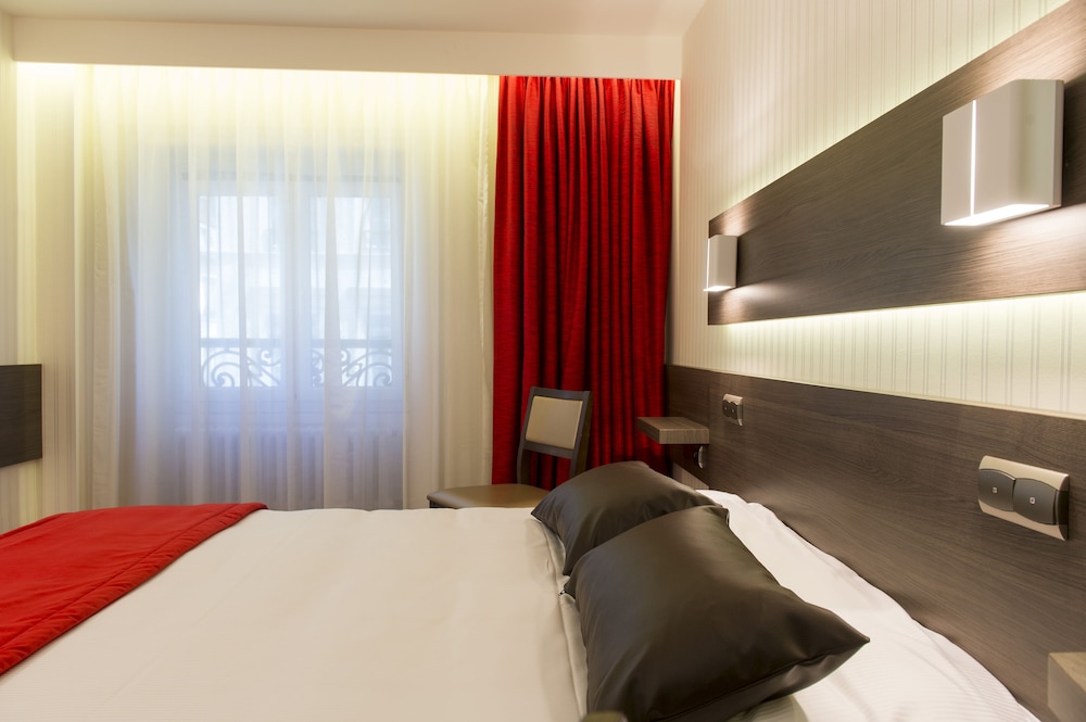 Double or Twin Room photo 2