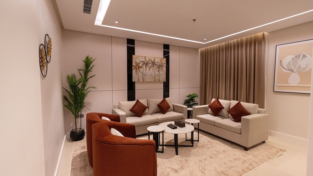 Deluxe Suite - Photo 10