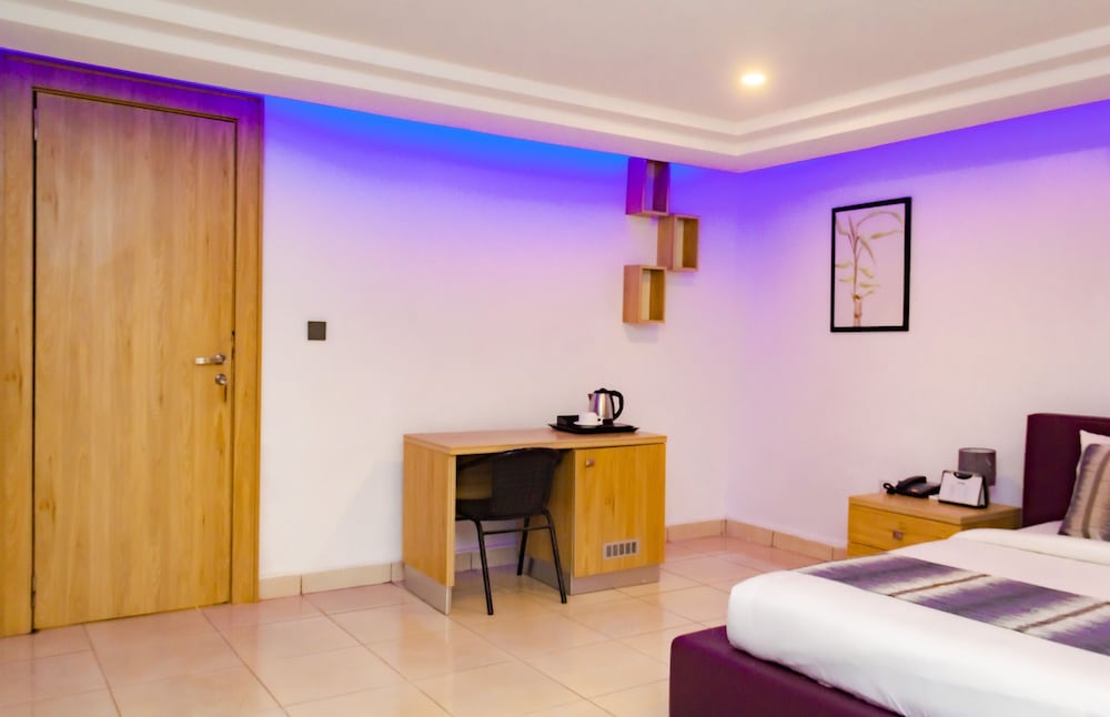 Executive Room - Photo 3
