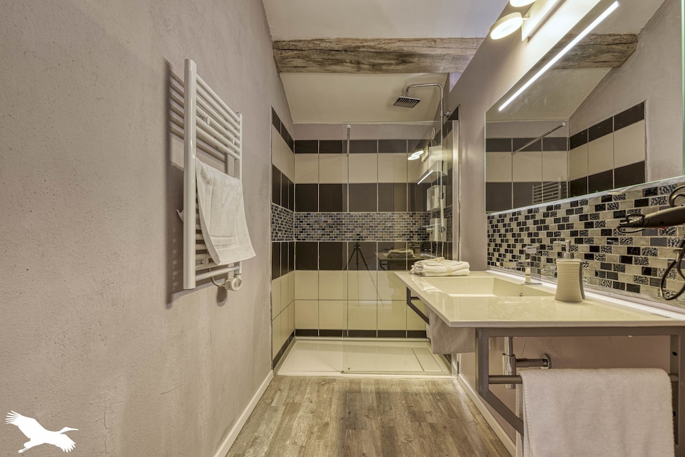 "Aveyron" Deluxe Double Room photo 2