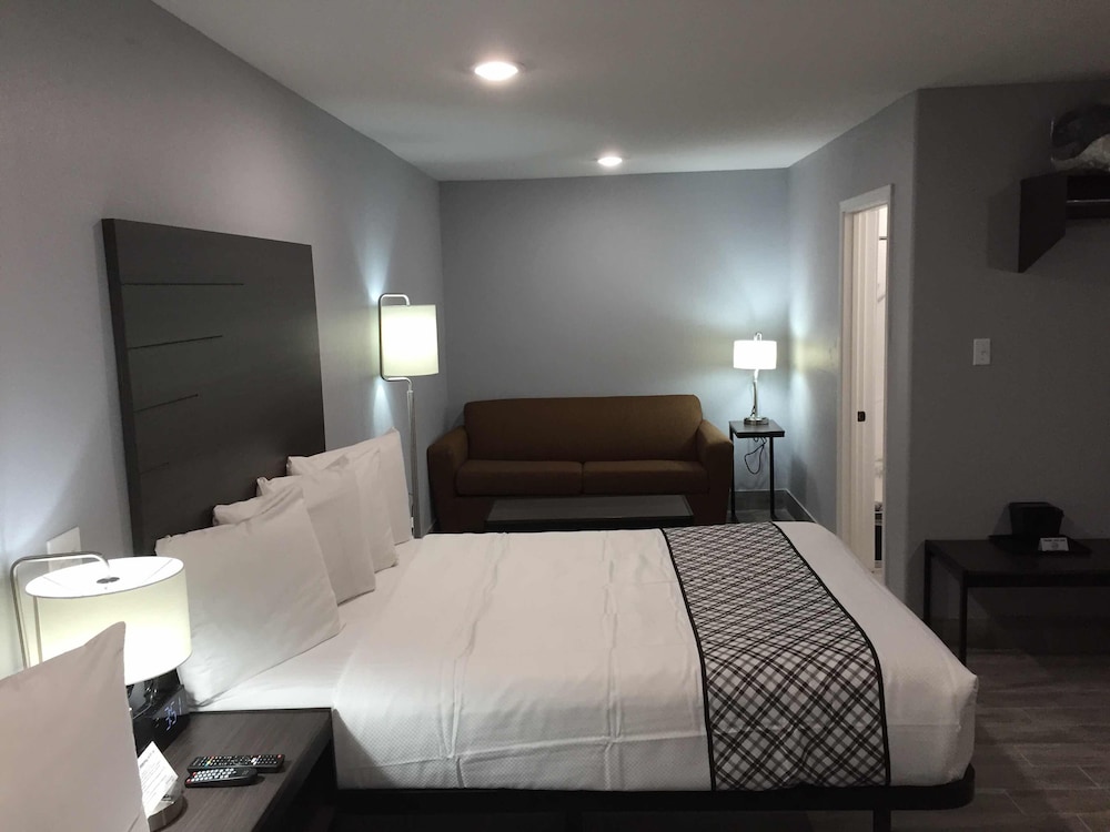 Standard Single Room, 1 Queen Bed, Non Smoking photo 2