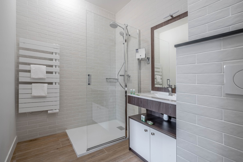 Classic Apartment, Balcony - Photo 3