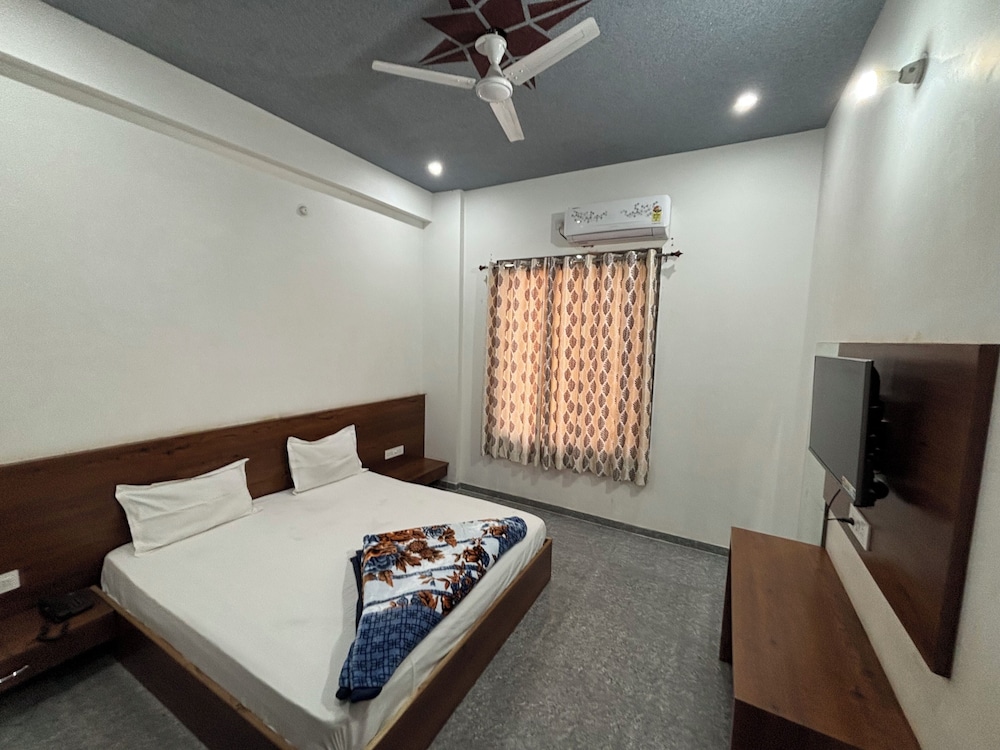Deluxe Double Room, City View