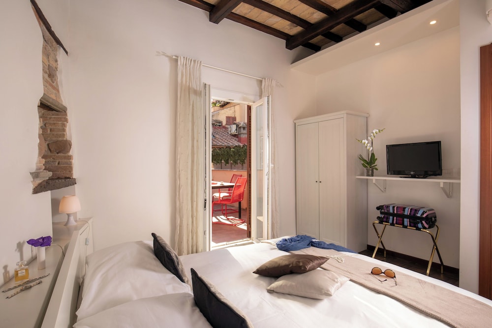 Romantic Double Room, 1 King Bed, Terrace photo 1