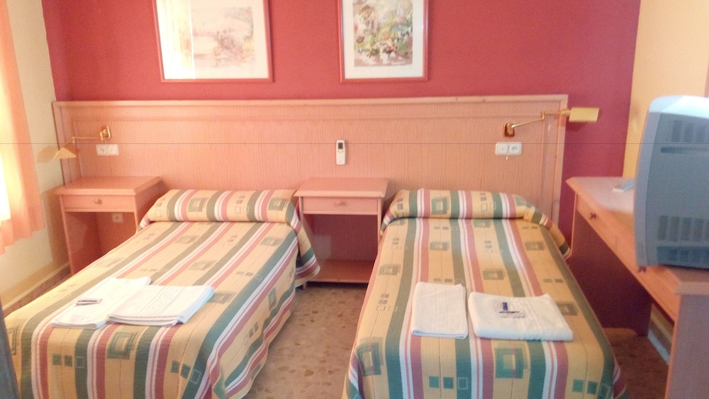 Double or Twin Room photo 3