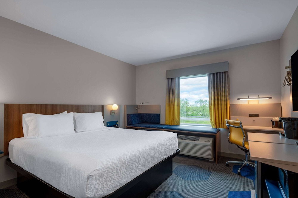 Room, 1 King Bed, Non Smoking - Photo 1