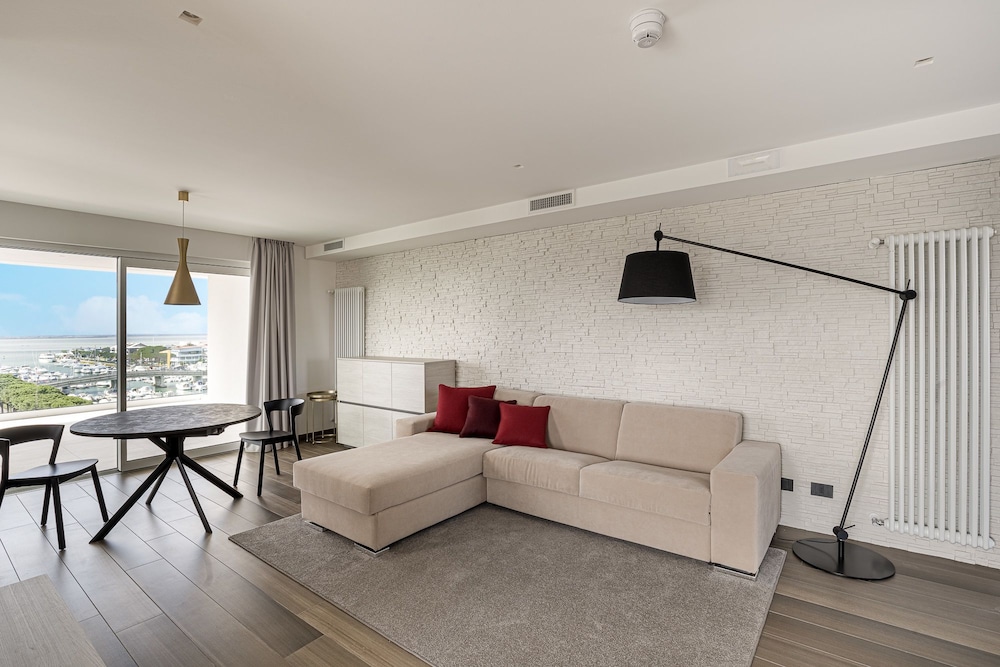 Deluxe Apartment, Annex Building (Large) photo 3