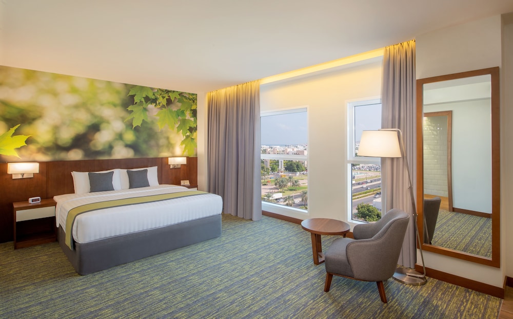 Deluxe Room, 1 King Bed, Non Smoking - Photo 2