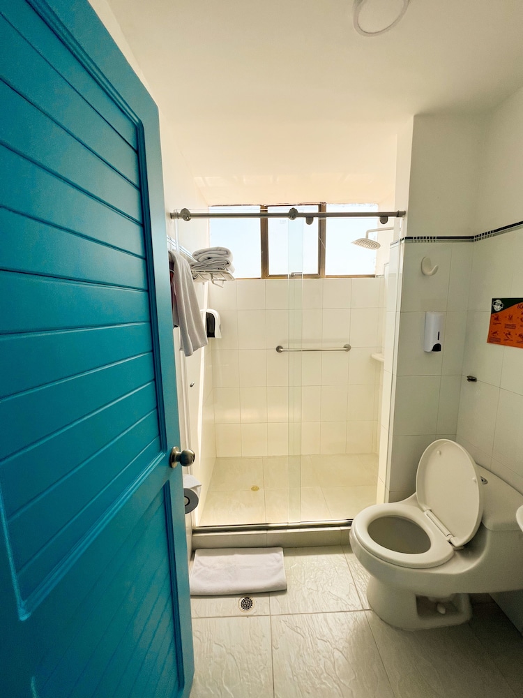 Deluxe Room - Photo 16