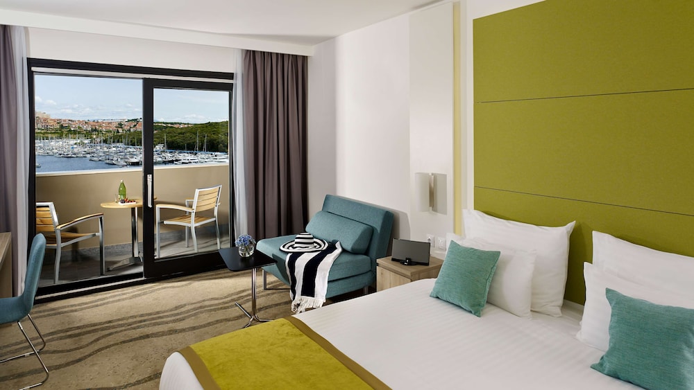 Premium Room - Photo 5