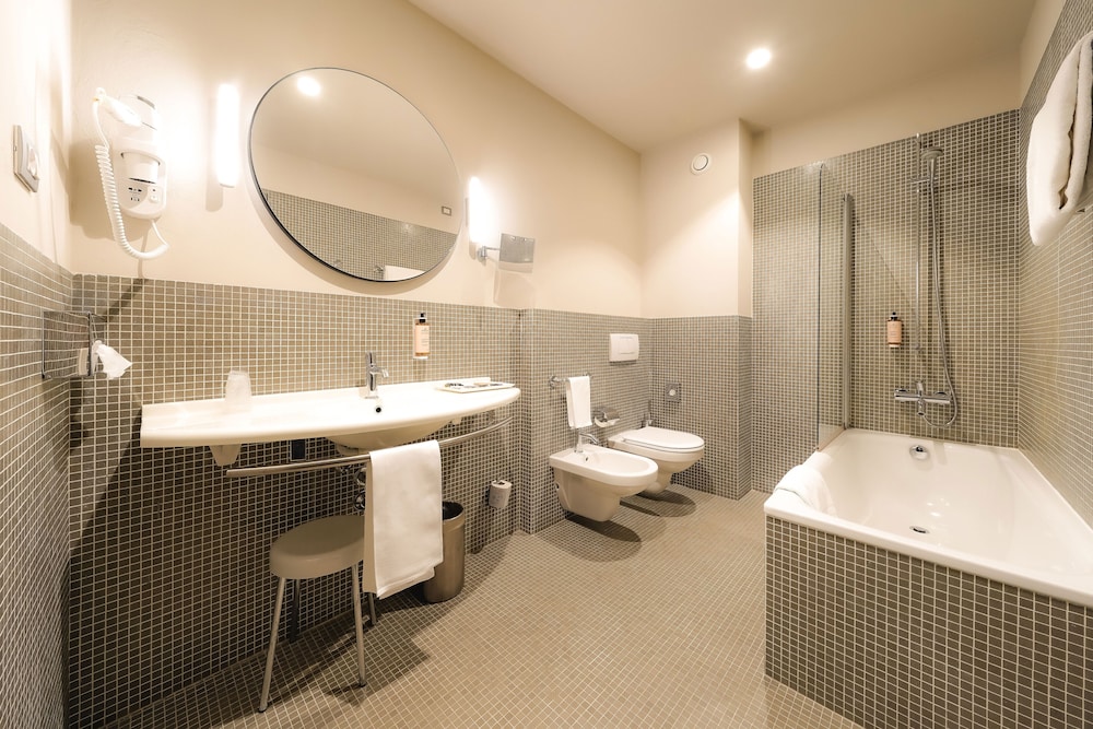 Standard Room, 2 Twin Beds - Photo 8
