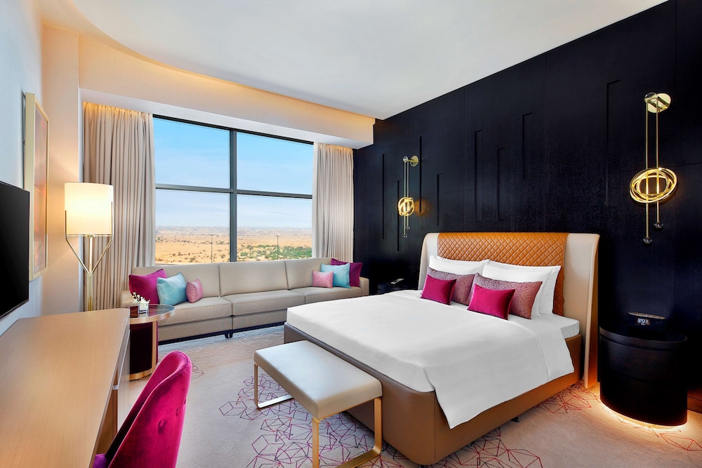 Deluxe Room, 1 King Bed, Accessible