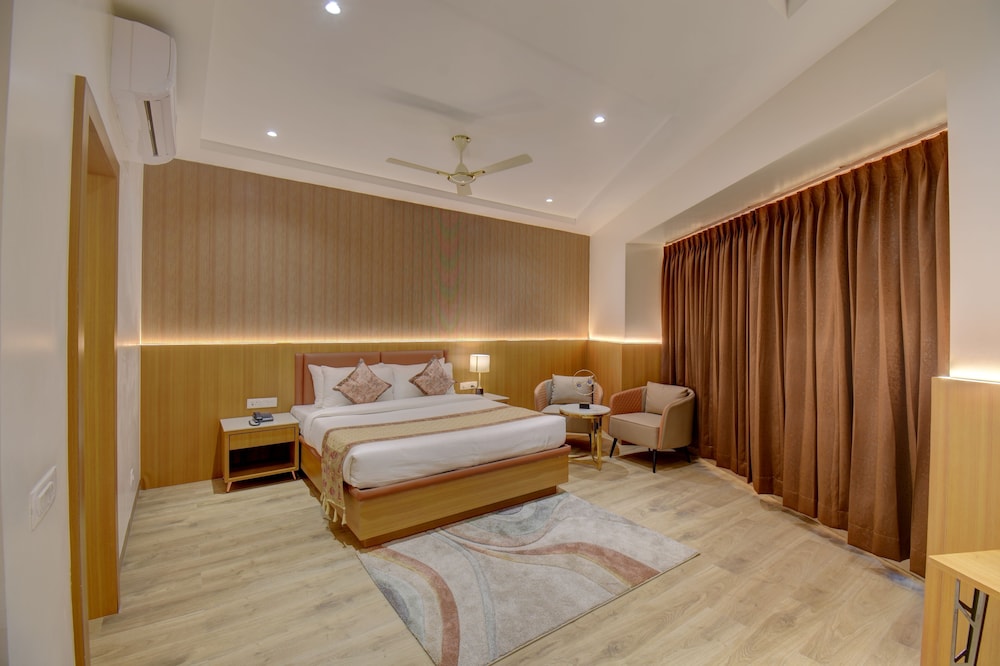 Deluxe Suite