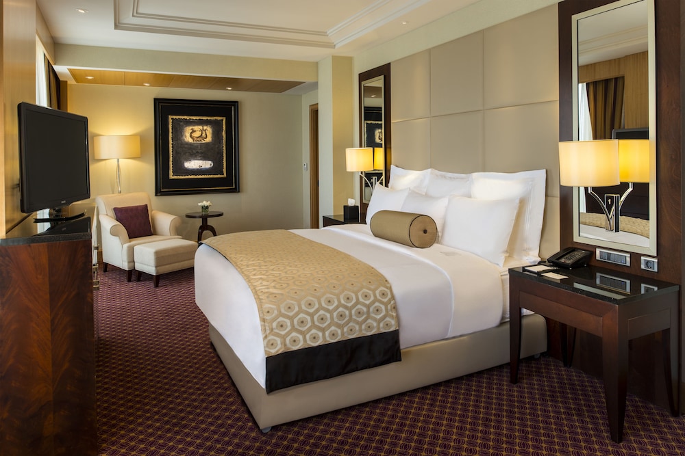 Deluxe Room, 2 Double Beds, City View thumbnail 6