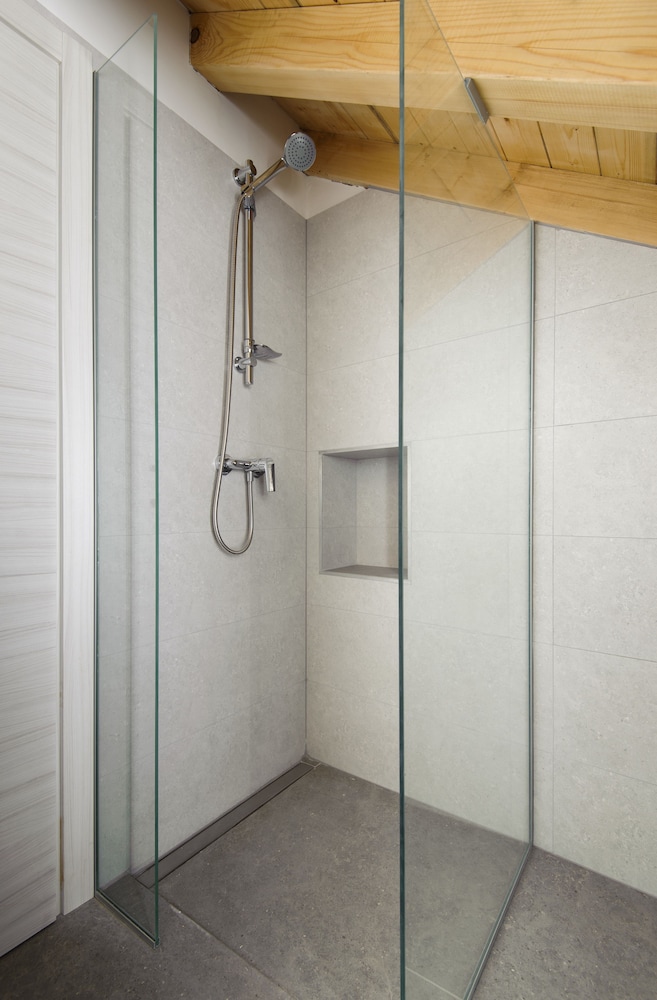 Apartment, Ground Floor - Photo 9