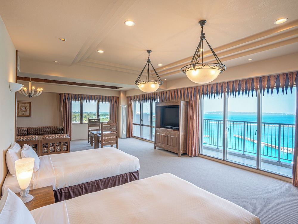 Suite, Non Smoking, Ocean View photo 1