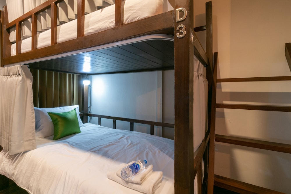 Classic Shared Dormitory, Women only photo 2