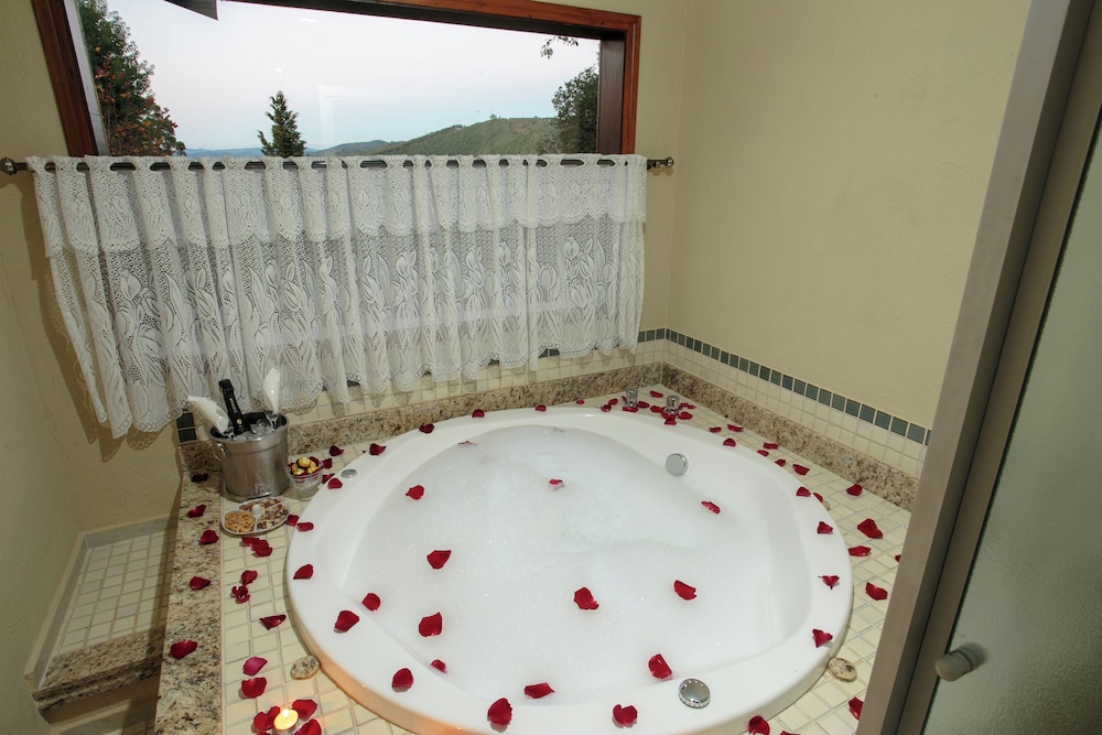 Luxury Chalet, Bathtub photo 2