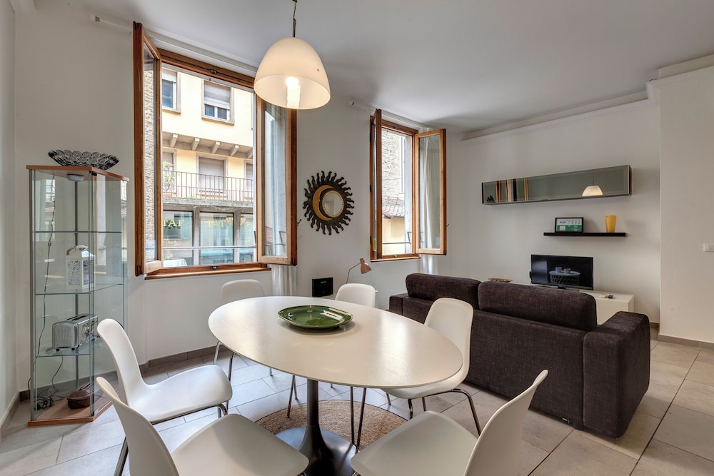 Apartment, Balcony