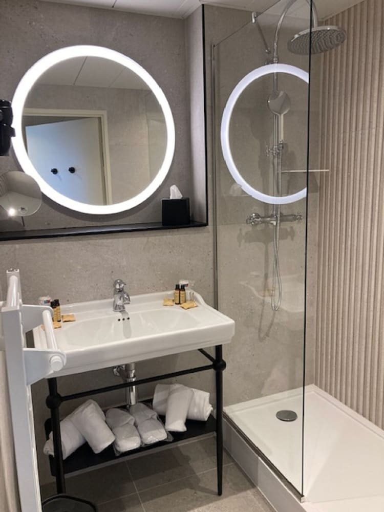 Superior Quadruple Room (Newly Renovated) - Photo 4