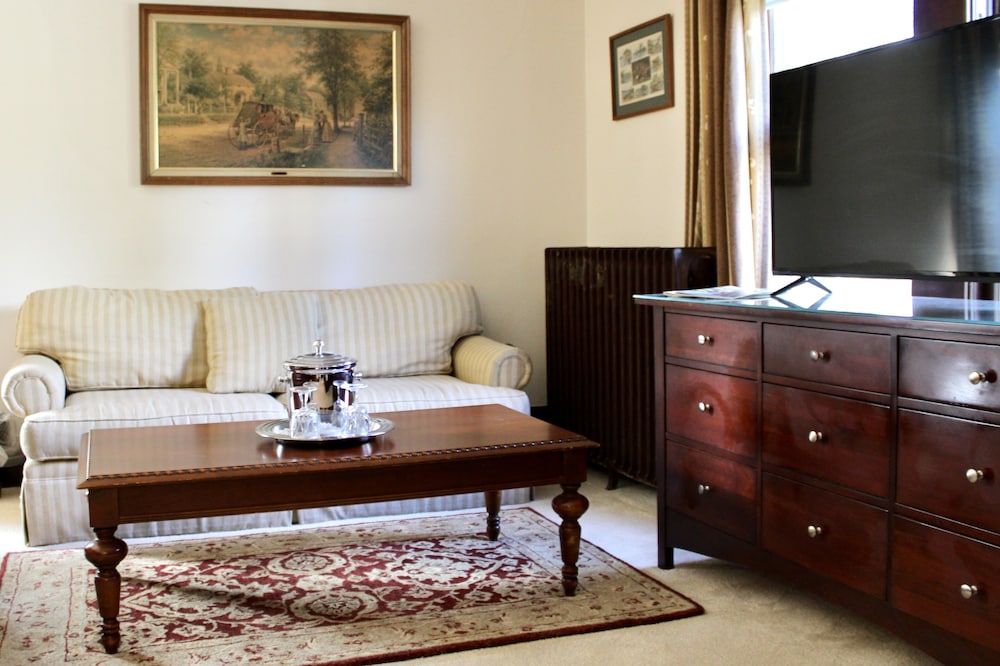 Standard Suite, Multiple Beds, Non Smoking (Equestrian) photo 3