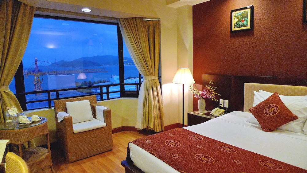 Superior Room, Partial Ocean View - Photo 8