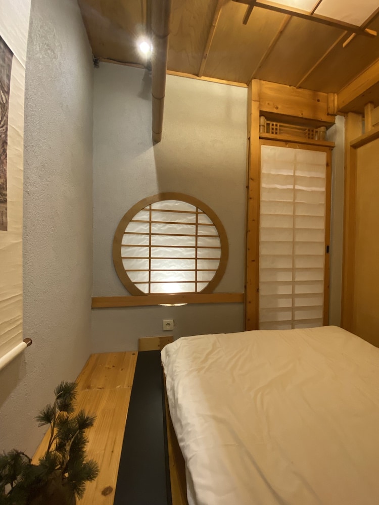 Traditional Studio Suite photo 3
