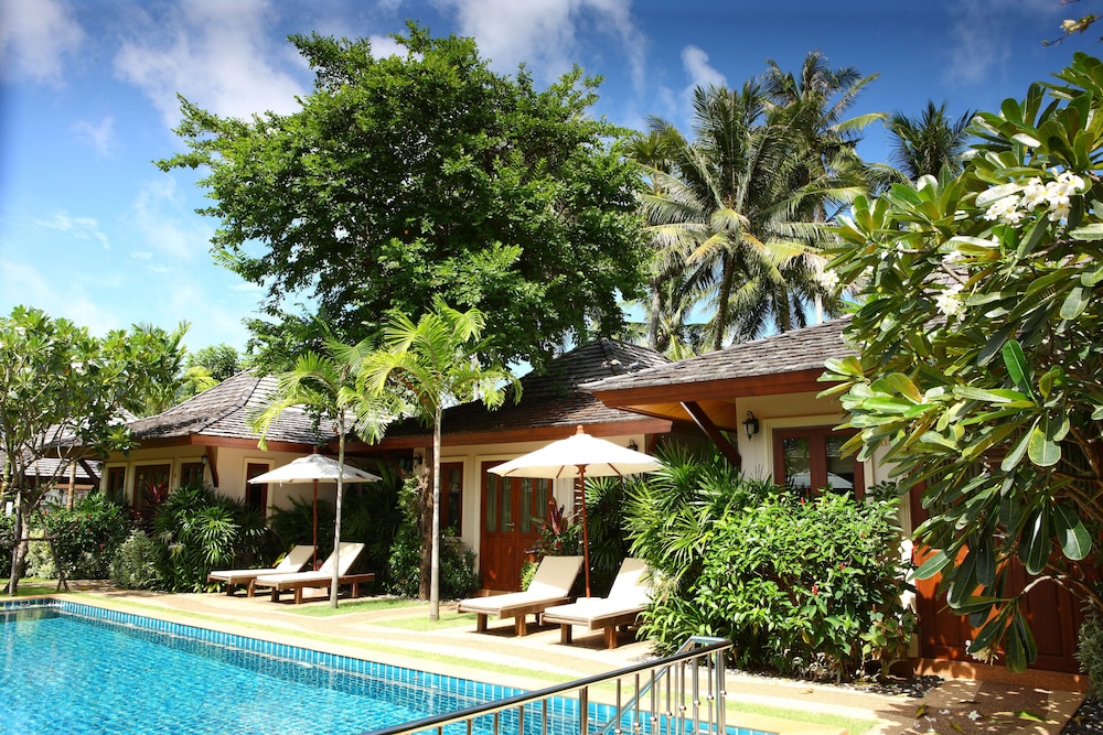 Villa, Pool Access photo 2