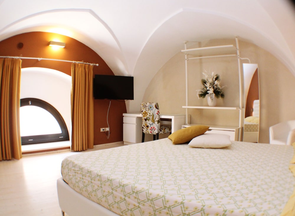Quadruple Room, Sea View (Red)