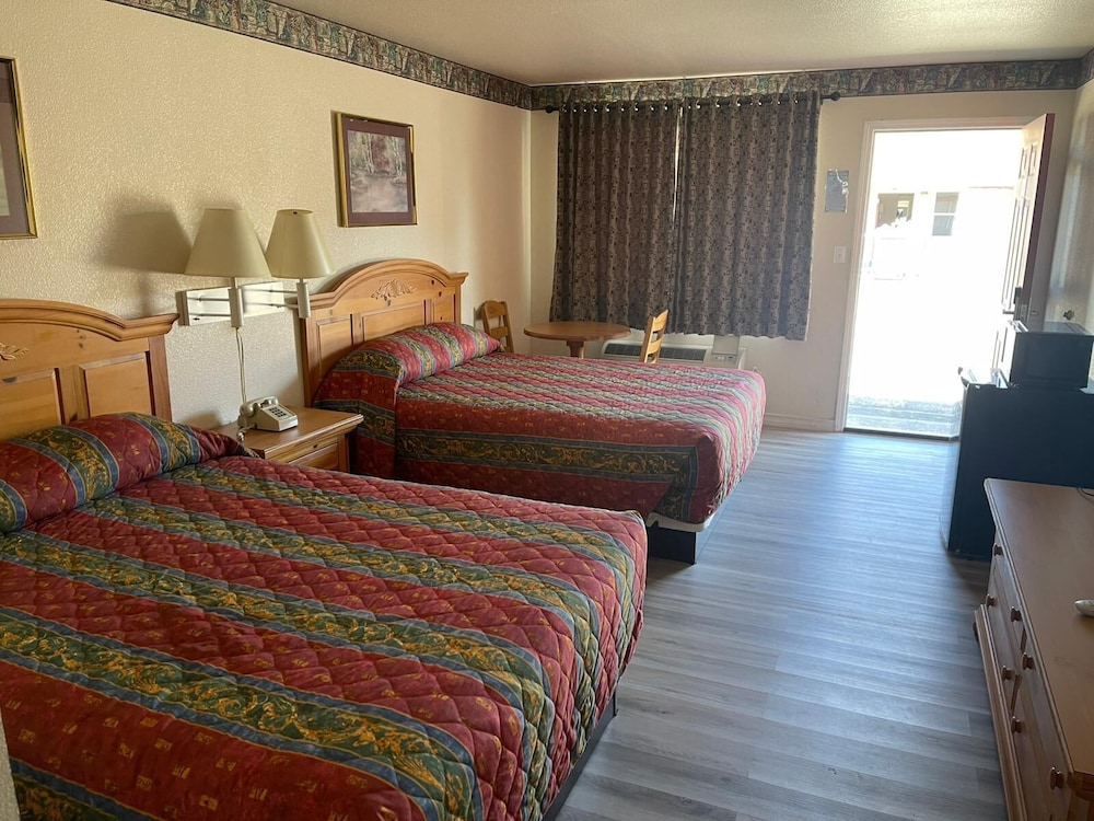 Room, 1 King Bed, Non Smoking, Kitchenette photo 1