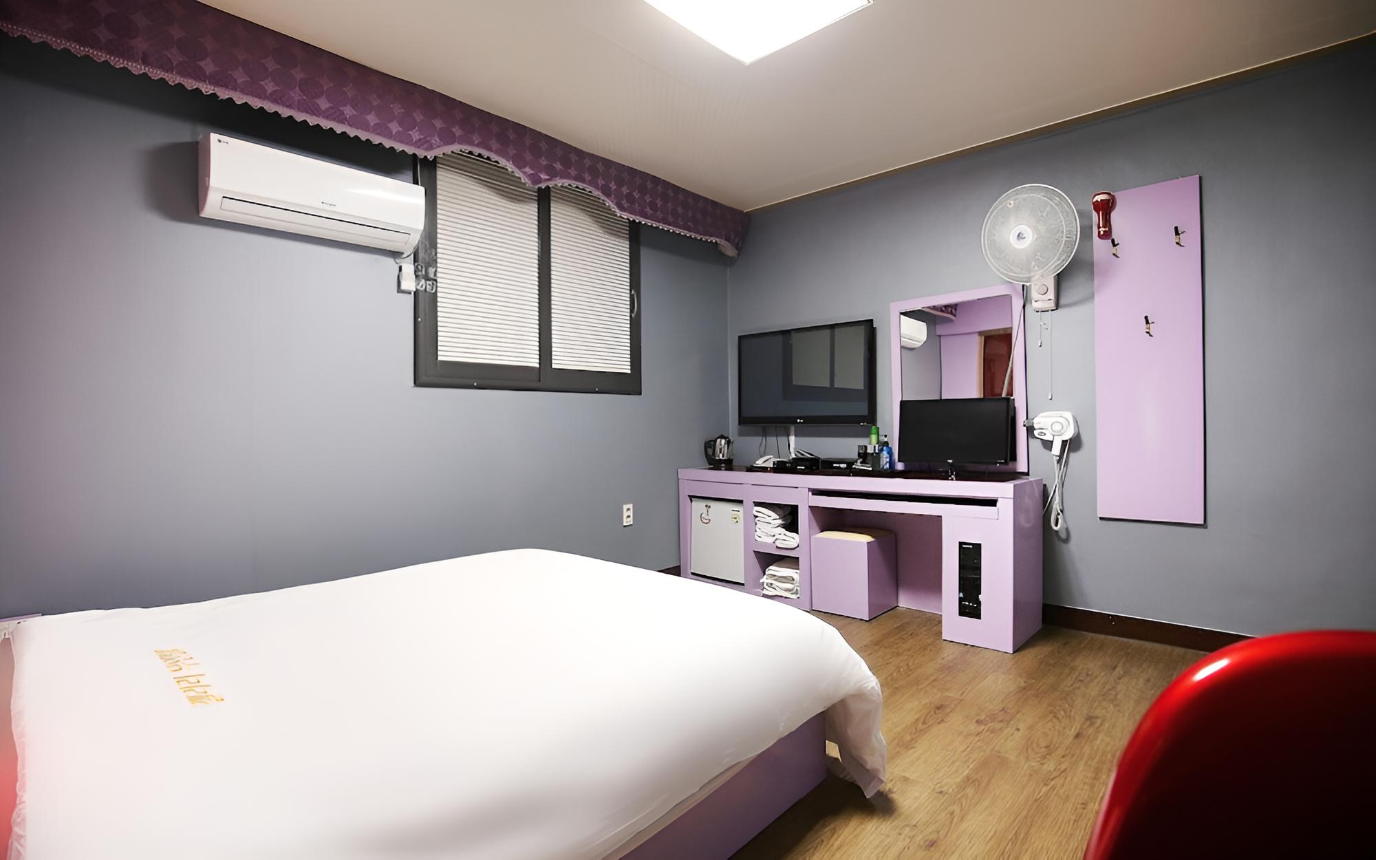 Room (Standard Room) - Photo 1