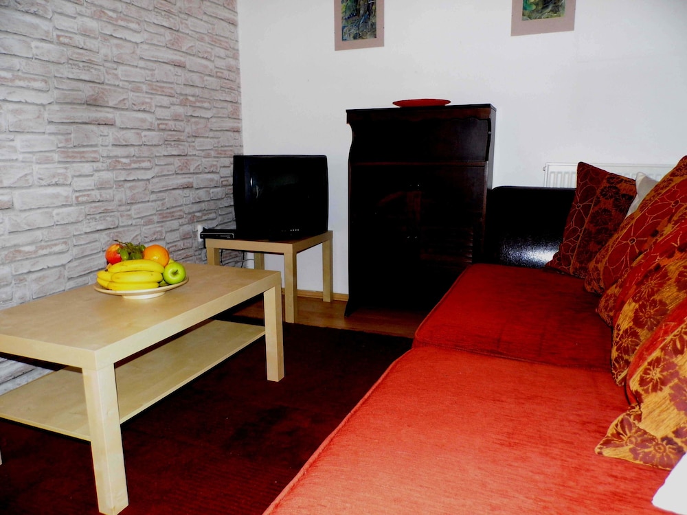 Superior Apartment, 2 Bedrooms, Kitchen, Corner