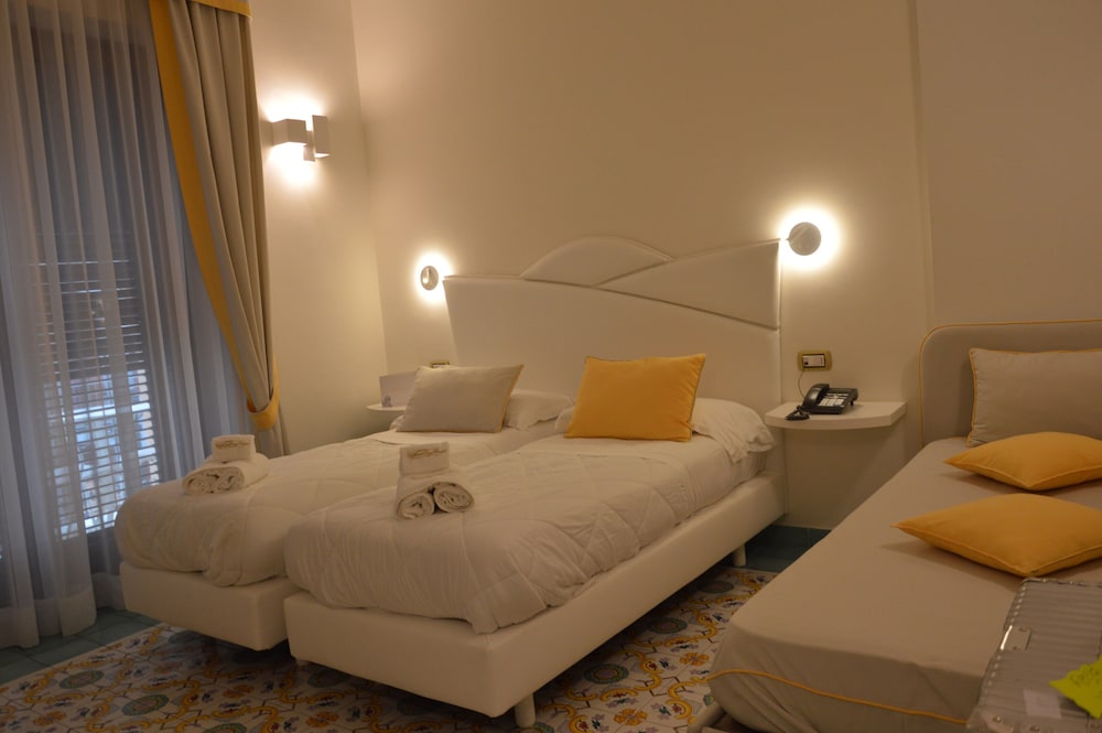 Classic Triple Room - Photo 3