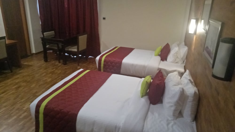Premium Twin Room, 1 Twin Bed, Lake View - Photo 2
