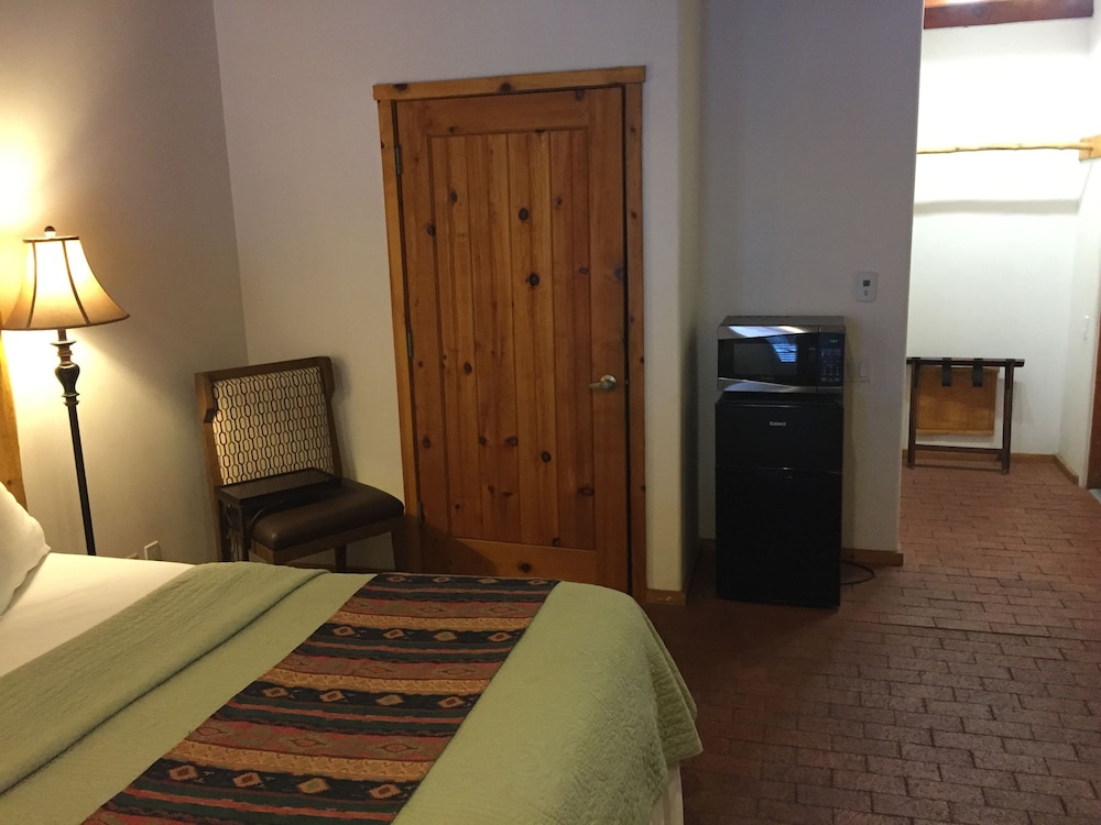 Luxury Room, 1 Queen Bed (Room 7, Ground Floor) photo 1