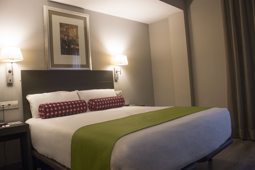 Room, 1 Double Bed - Photo 3