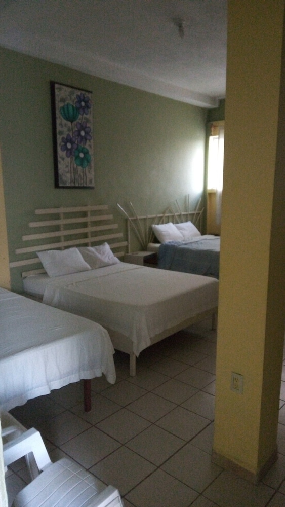 Basic Quadruple Room photo 1