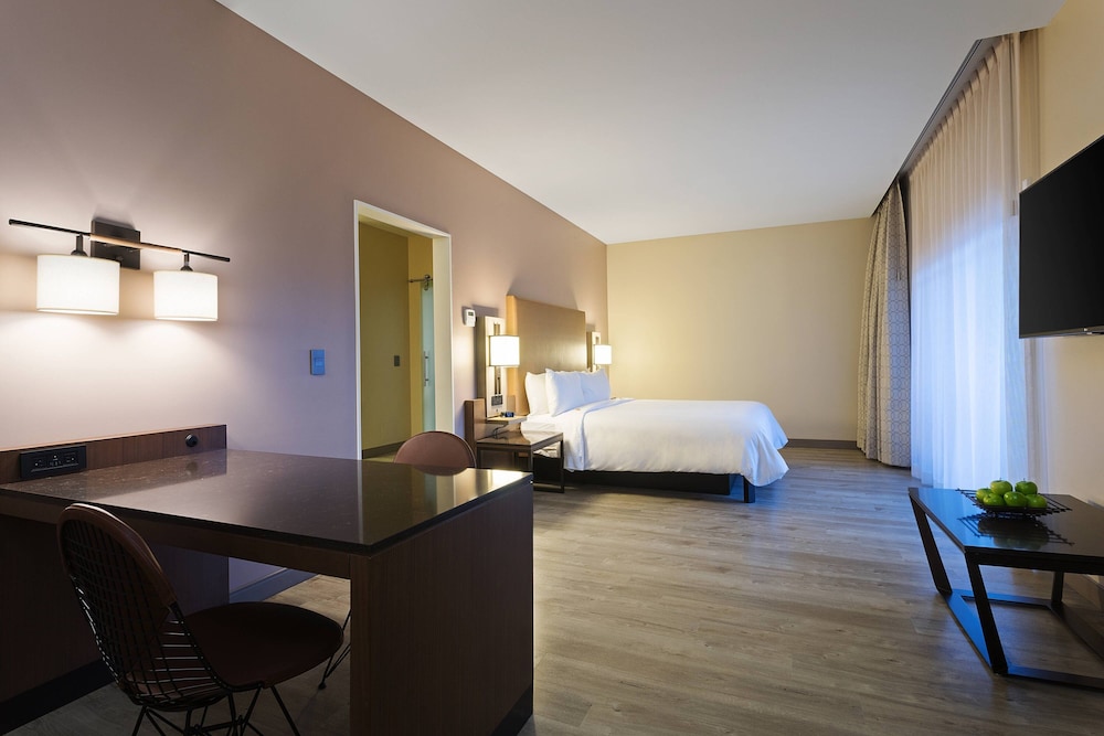 Suite, 1 Bedroom, Balcony
