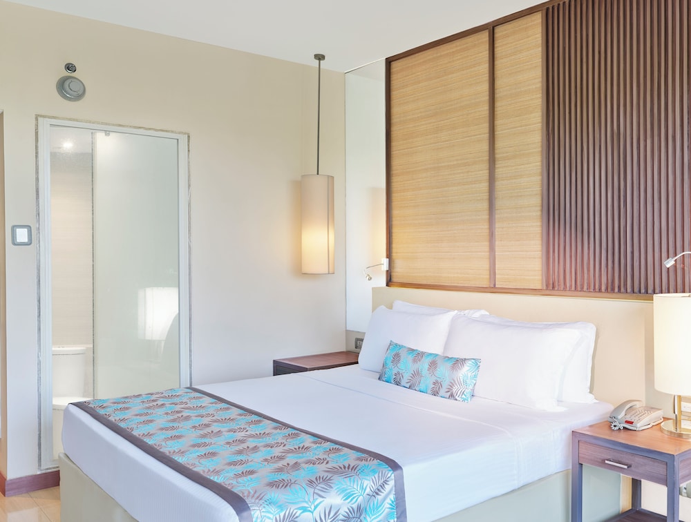 Deluxe Room, City View - Photo 2