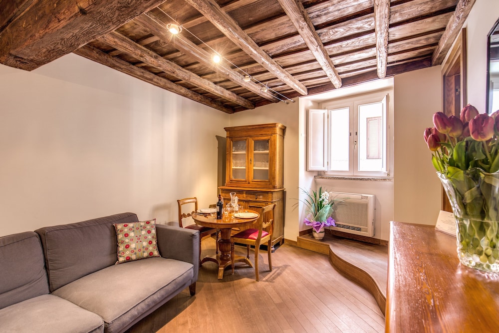 Romantic Apartment, 1 Bedroom (Monserrato) photo 3