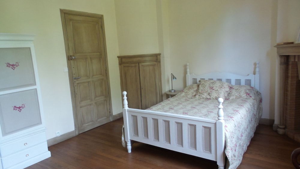 Debeauvoir Large Double Room