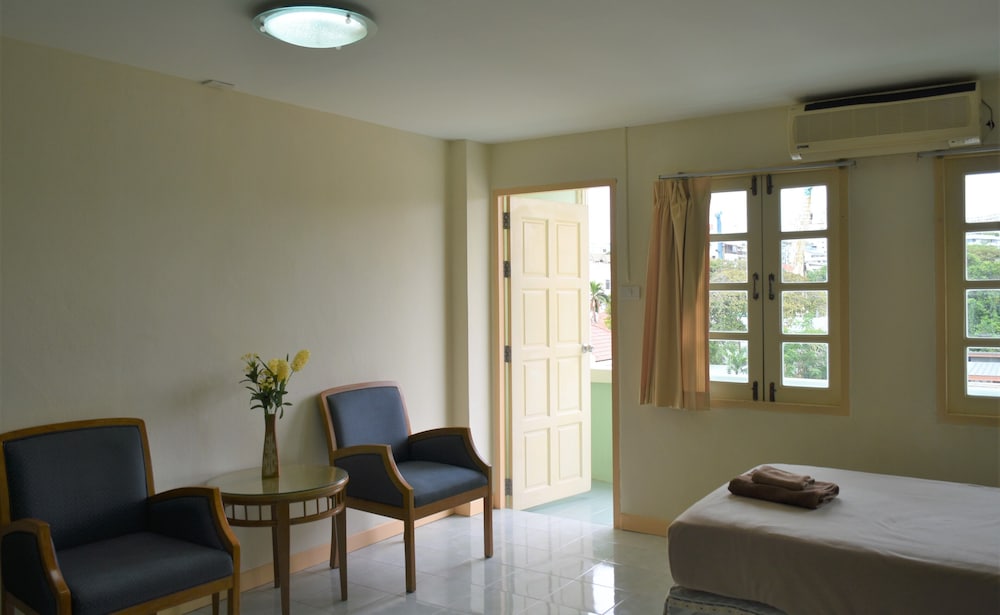 Standard Double or Twin Room photo 2