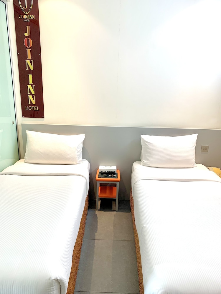 Standard Twin Room photo 2