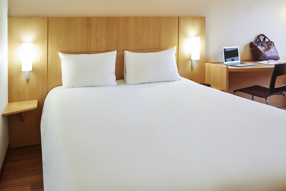 Standard Room, 1 Double Bed - Photo 11