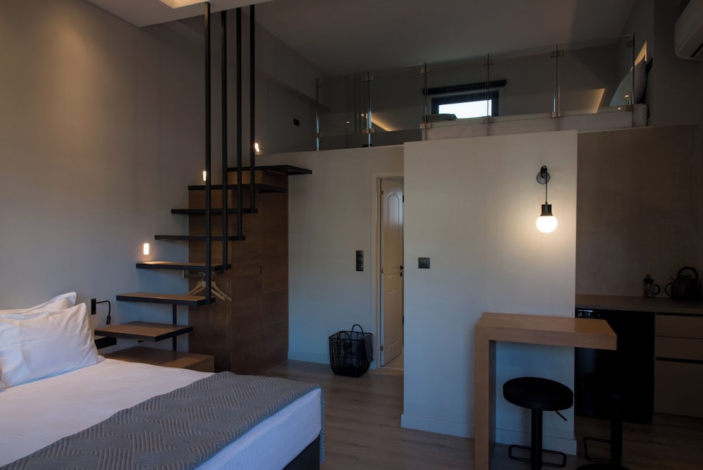 Loft, Garden View, Ground Floor