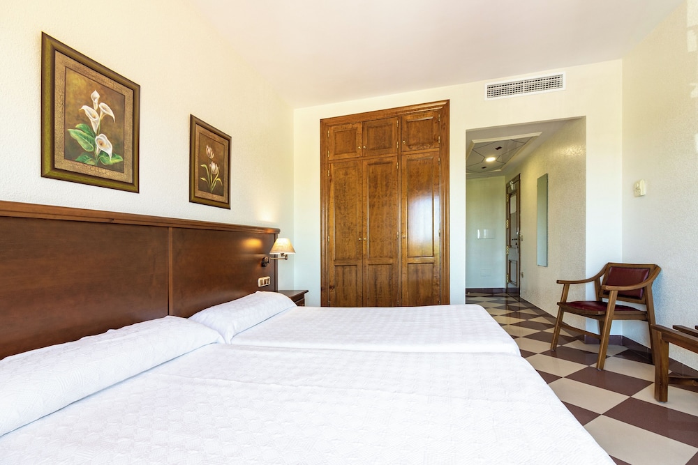 Double Room - Photo 6