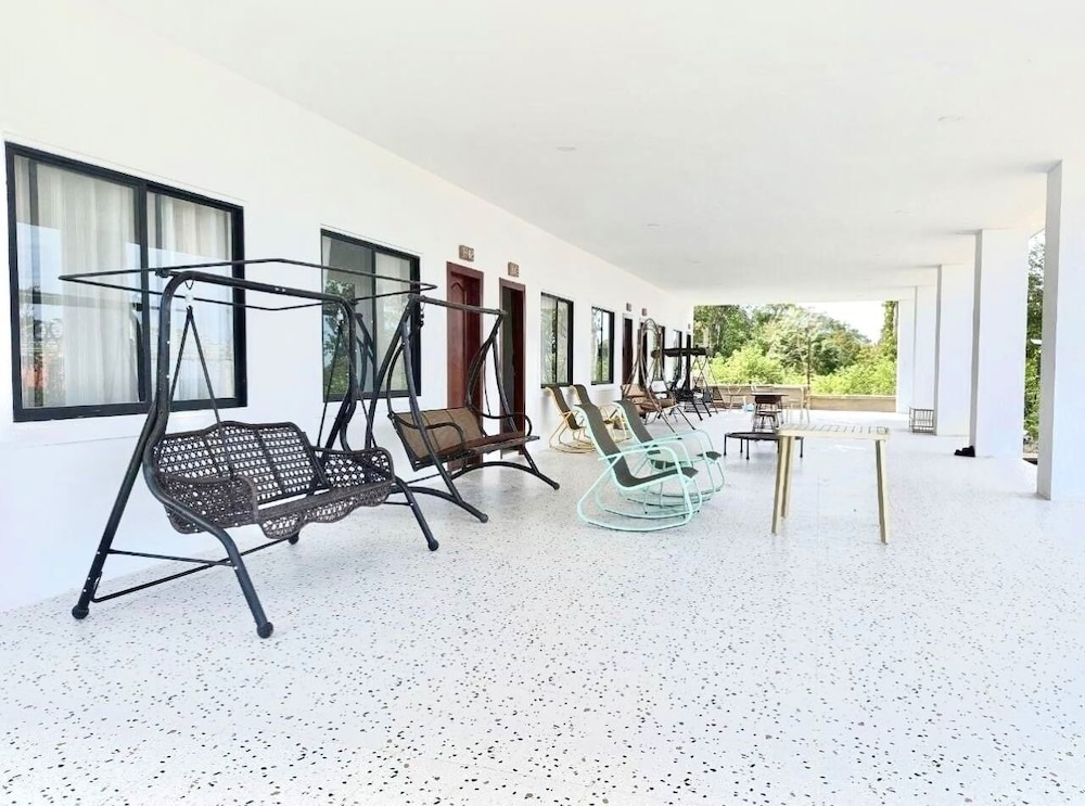 Deluxe Double Room, 1 King Bed, Garden View photo 3